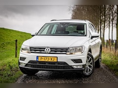 Volkswagen Tiguan - 1.4 TSI ACT Comfortline|Leder|Pano|Camera
