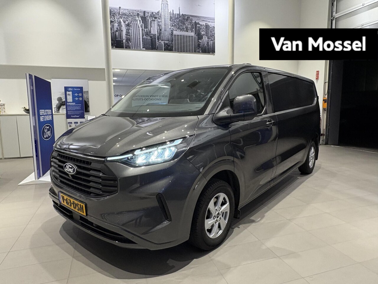 Ford Transit Custom - 320 2.0 TDCI L2H1 Limited | TREKHAAK | NAVI | CAMERA | STOEL?STOEL VERWARMBAAR + VOORUIT V - AutoWereld.nl