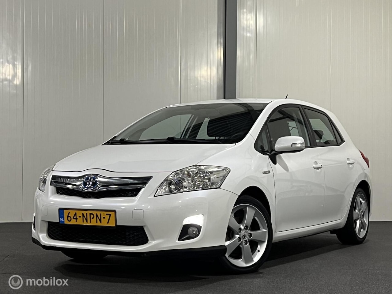 Toyota Auris - 1.8 Full Hybrid Executive [ NAP cruise camera LM ] - AutoWereld.nl