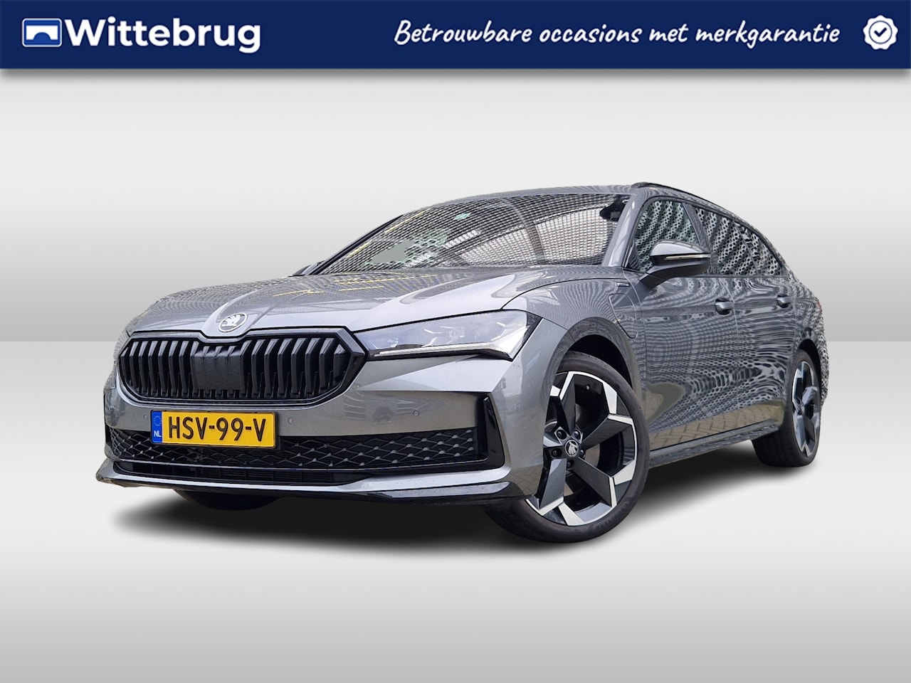 Skoda Superb Combi - 1.5 TSI PHEV Sportline Business / Panoramadak / Trekhaak / Leder / 19" /Skoda - AutoWereld.nl