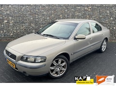 Volvo S60 - 2.4 Zeer Netjes 2e eigenaar Airco Trekhaak