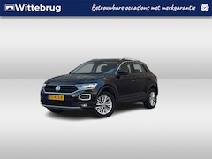 Volkswagen T-Roc - 1.0 TSI Style / Digitale Cockpit / Alarmsysteem / LED / Parkeersensoren V+A / Navigatie /