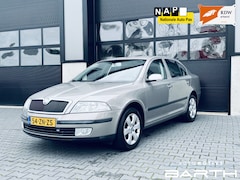 Skoda Octavia - 1.6 FSI | PDC | Airco | Cruise | APK |