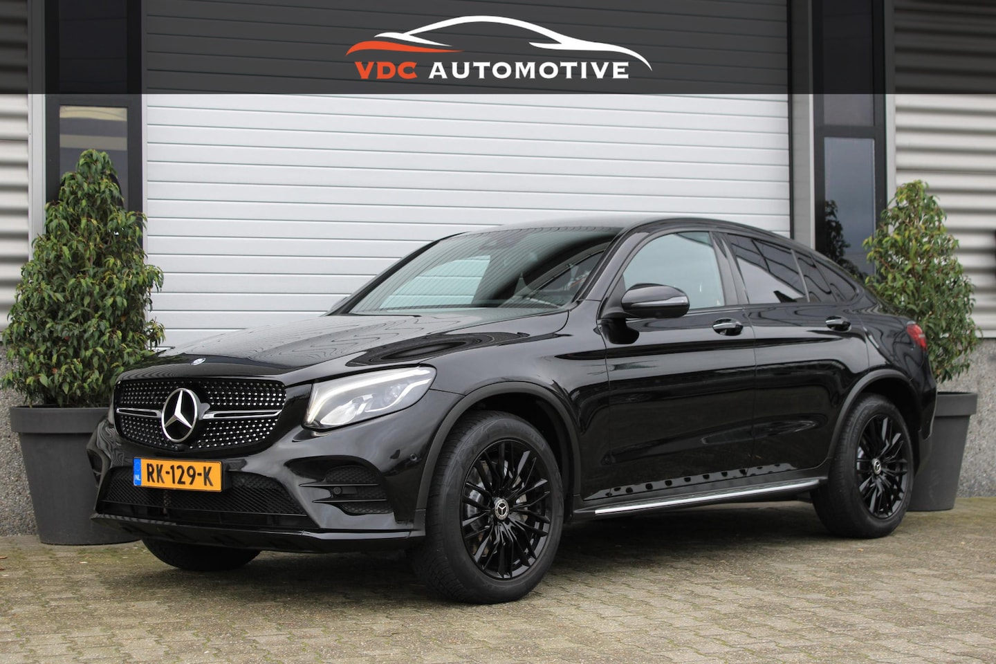 Mercedes-Benz GLC-klasse Coupé - 250 4M AMG Luchtvering | Memory | Night | Spoorassistent | Keyless | Comand | Treeplanken - AutoWereld.nl