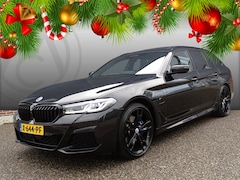 BMW 5-serie Touring - 530e xDrive Business Edition Plus LASER KOPLAMPEN | HEAD-UP DISPLAY | PANORAMADAK | M-SPOR