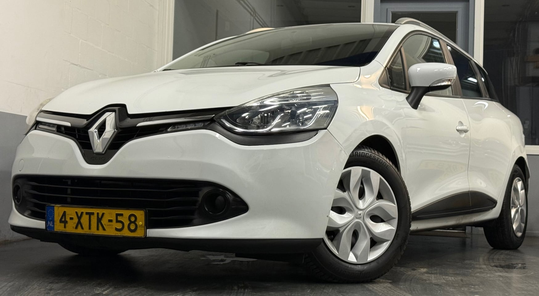 Renault Clio Estate - 0.9 TCe Expression|NAP|NweAPK|2eEig||Trekhaak|Airco|PDC|Bluetooth| - AutoWereld.nl