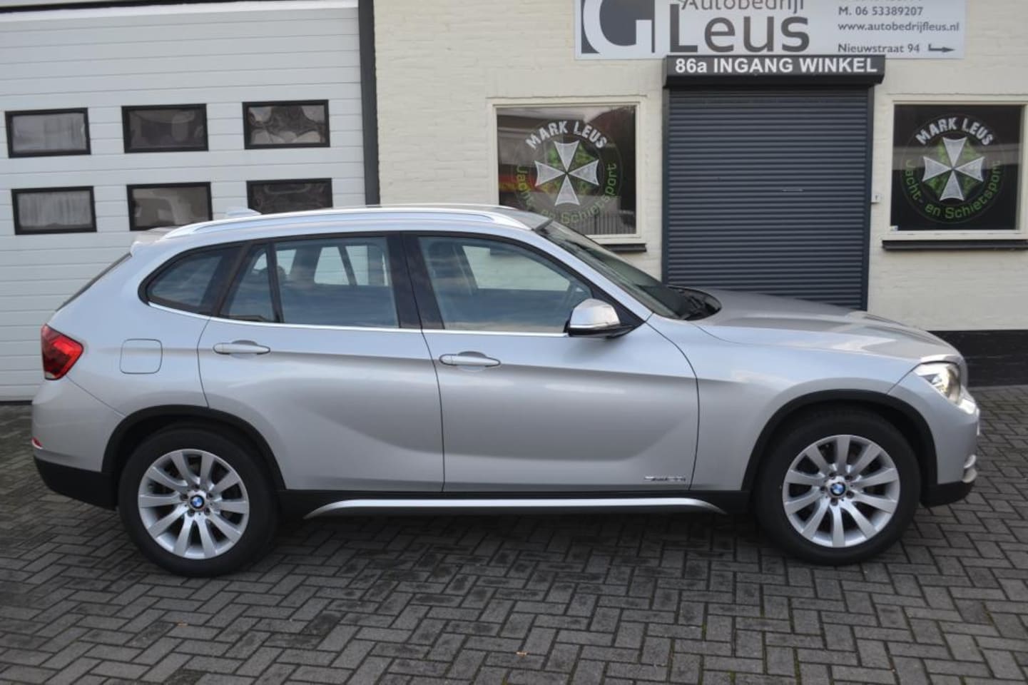BMW X1 - SDrive20i Business Super Nieuwstaat - AutoWereld.nl