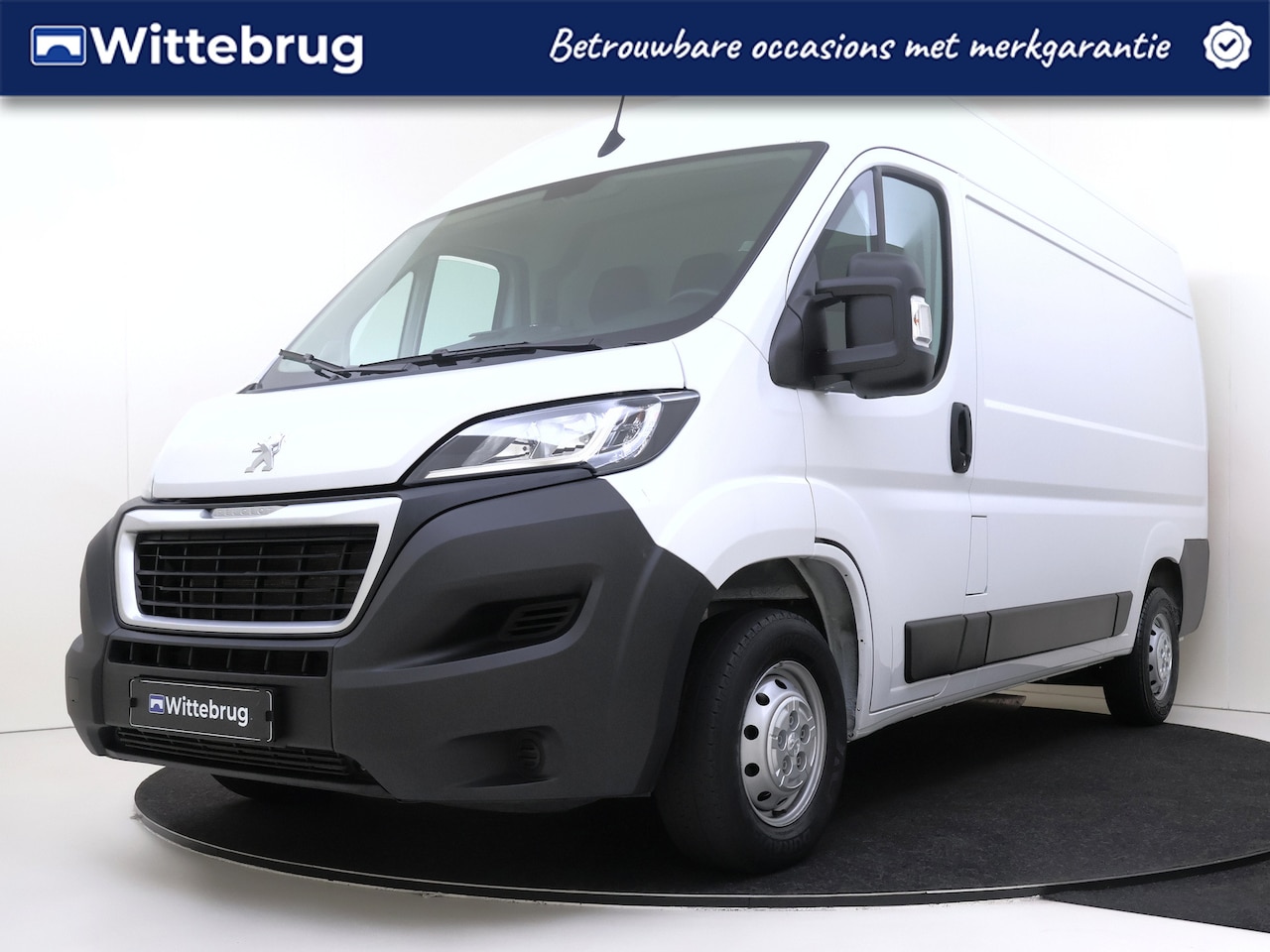 Peugeot Boxer - 2.2 BlueHDi 120PK L2H2 3.3t Apple Carplay | Camera | Vloer en Lat om lat | Trekhaak | - AutoWereld.nl