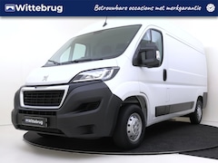 Peugeot Boxer - 2.2 BlueHDi 120PK L2H2 3.3t Apple Carplay | Camera | Vloer en Lat om lat | Trekhaak |