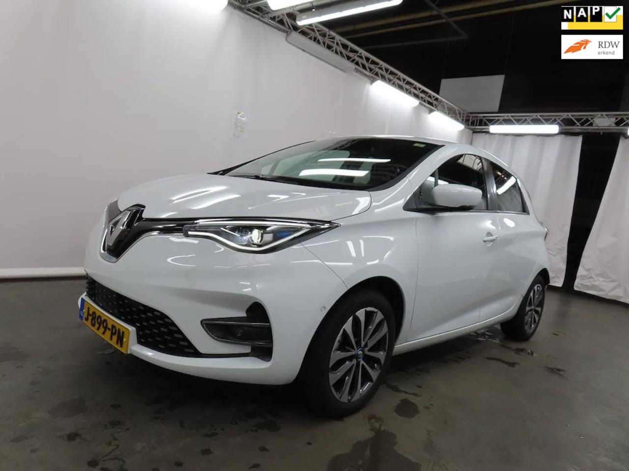 Renault Zoe - R135 Intens 52 kWh | SOH 90% | Koopaccu | Winter Pakket | Camera | Cruise Control | BOSE | - AutoWereld.nl