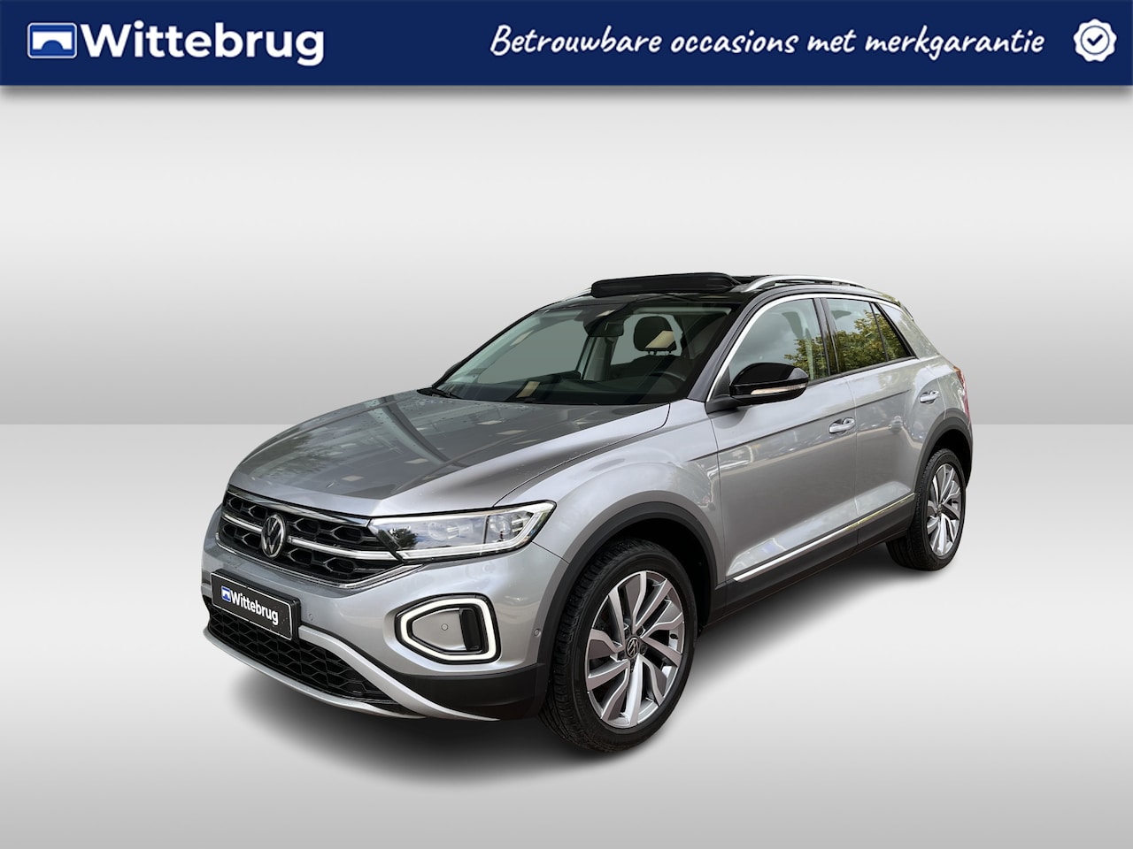 Volkswagen T-Roc - 1.5 TSI Style / Panorama dak / Cockpit Pro / IQ light / Stoel verwarming / Camera - AutoWereld.nl