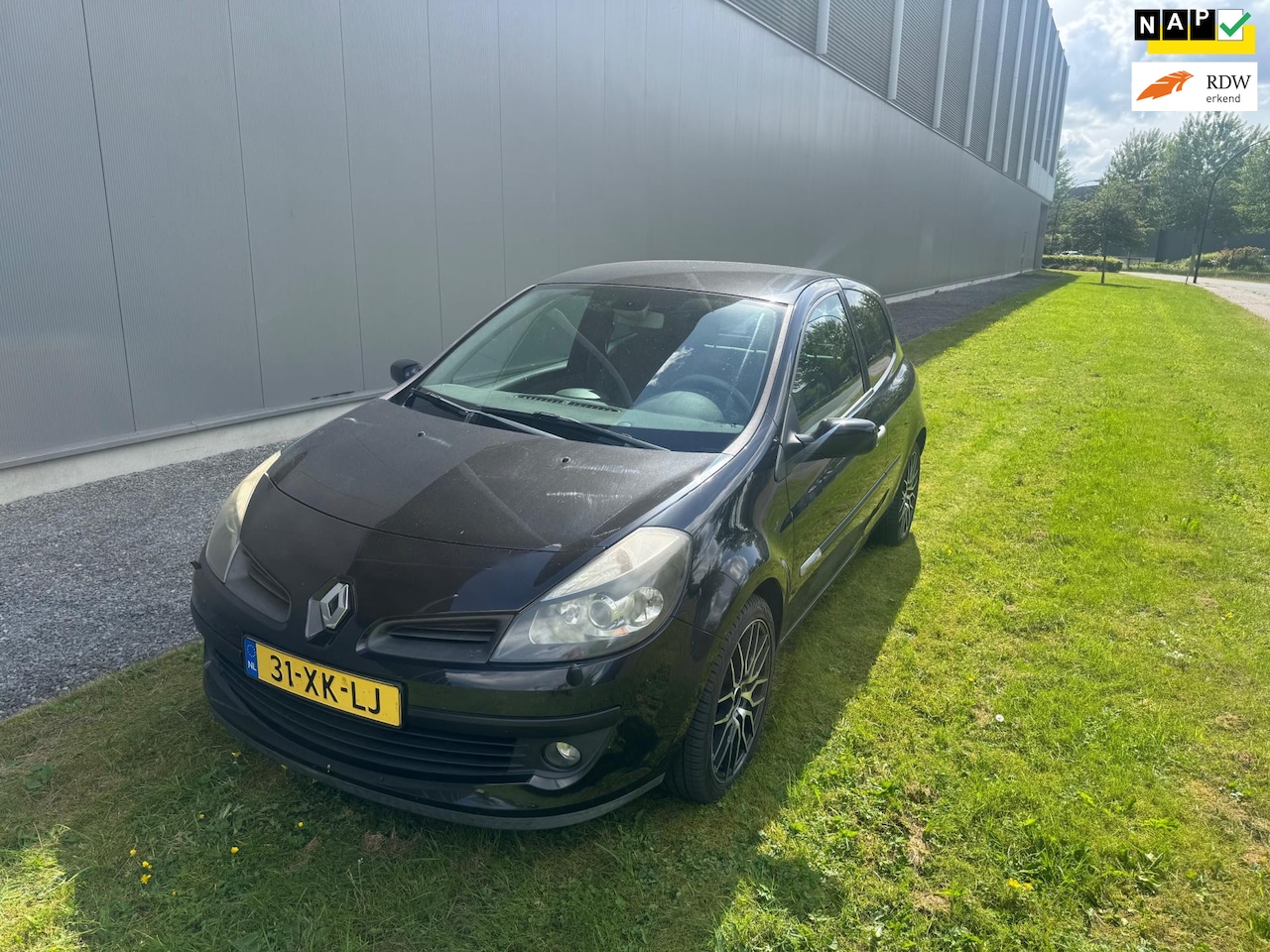 Renault Clio - 2.0-16V Initiale 2.0-16V Initiale - AutoWereld.nl
