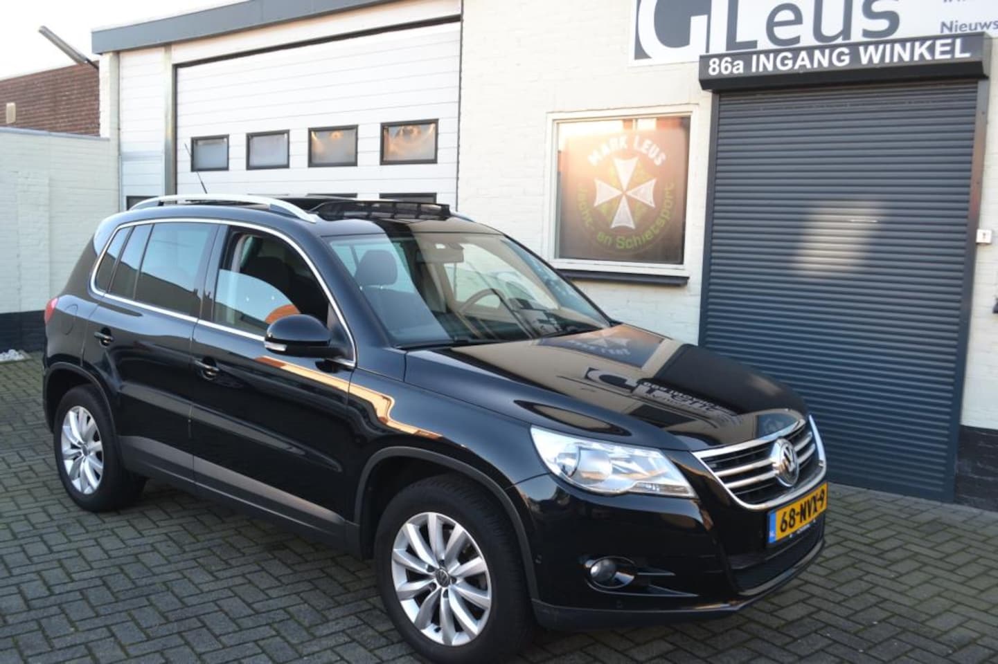 Volkswagen Tiguan - 1.4 TSI Sport&Style/Pano/Veel Extra,s/NL Auto - AutoWereld.nl