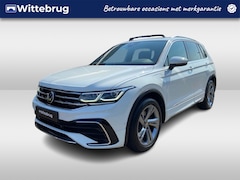 Volkswagen Tiguan - 1.4 TSI eHybrid R-Line Business+ / Panoramadak / 19" LMV / IQ LED Matrix / Navi / Camera /