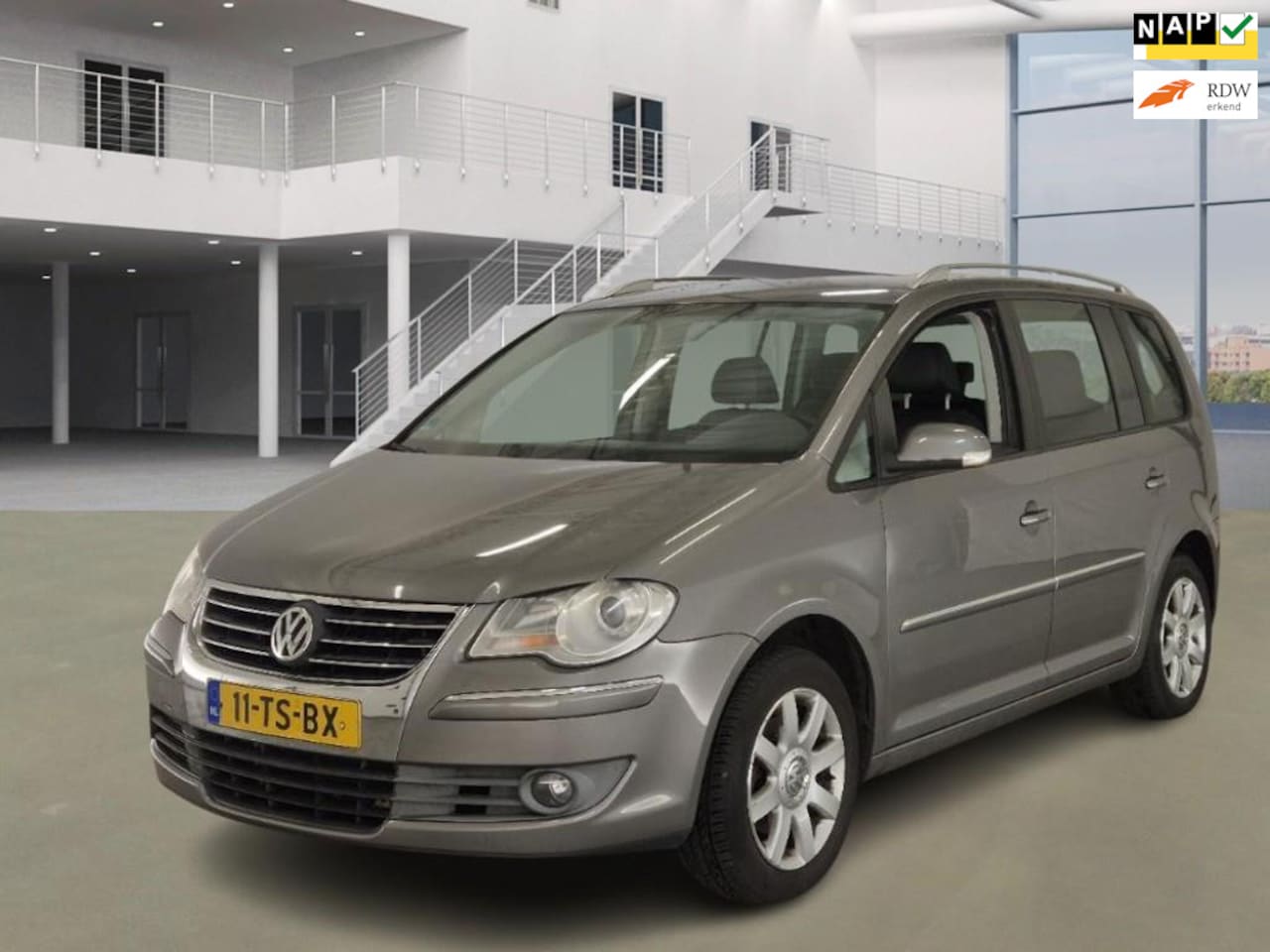 Volkswagen Touran - 1.4 TSI Highline Business 1.4 TSI Highline Business - AutoWereld.nl