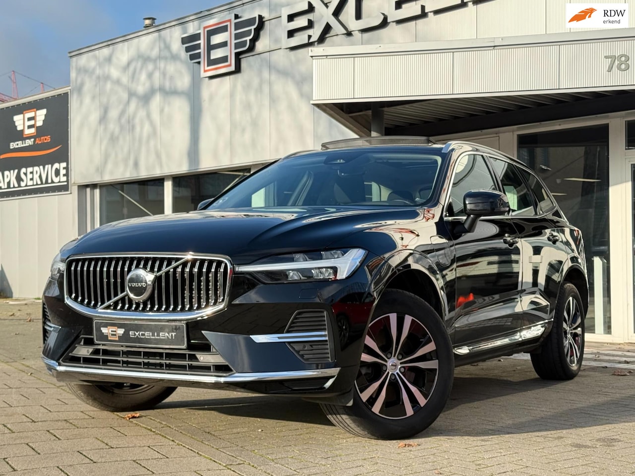 Volvo XC60 - 2.0 T6 Plug-in hybrid AWD Core Bright | Panoramadak - AutoWereld.nl