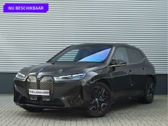 BMW iX - xDrive40 - Sportpakket - Pano - Trekhaak - Soft Close - Driving Ass Prof - Lasers