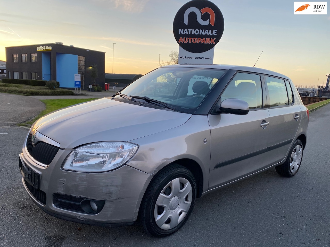 Skoda Fabia - 2009 *1.2-12V Ambiente * APK * UNIEKE KM - AutoWereld.nl