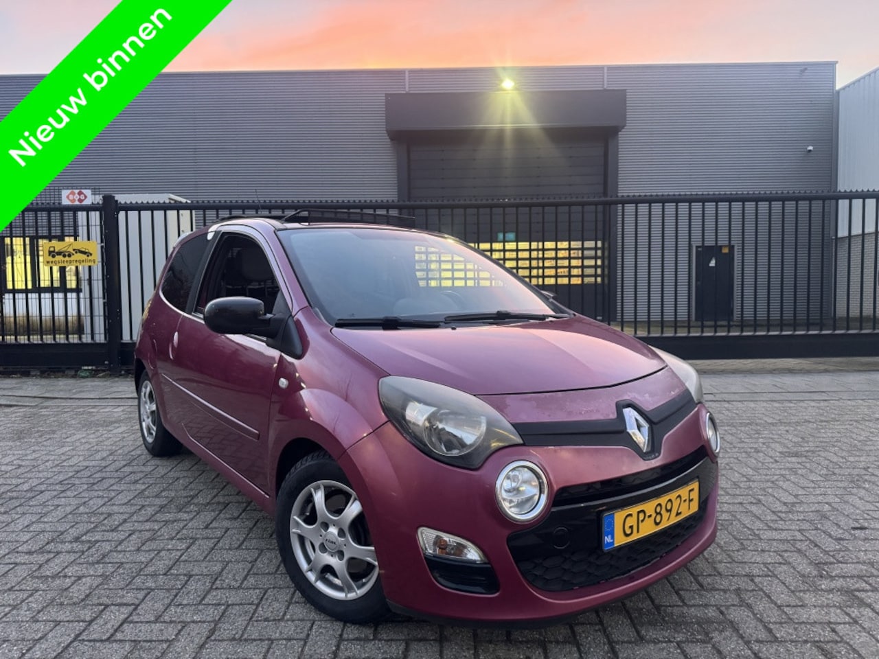 Renault Twingo - 1.2-16V Panorama|Cruise|Bleutooth|Clima - AutoWereld.nl