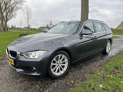 BMW 3-serie Touring - 318d High Executive Navi, Leder