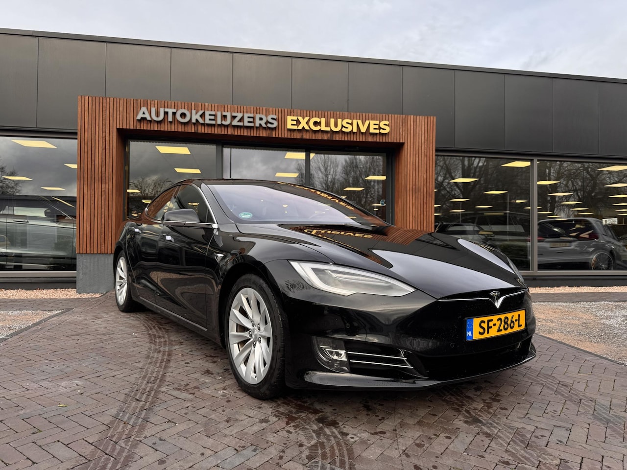 Tesla Model S - 75D Base Pano full self drive luchtvering - AutoWereld.nl