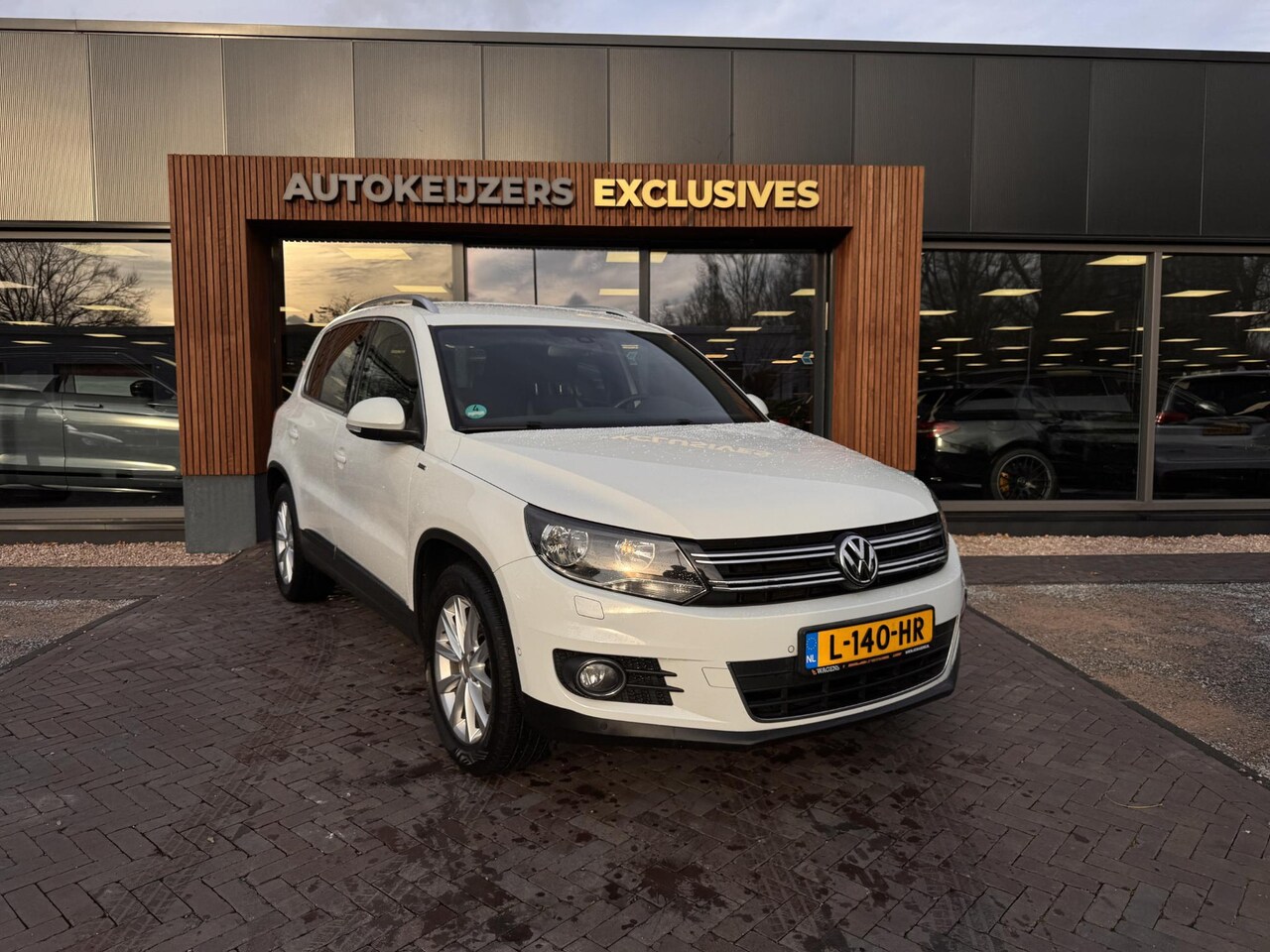 Volkswagen Tiguan - 1.4 TSI LIFE Navi Clima Stoelverwarming - AutoWereld.nl