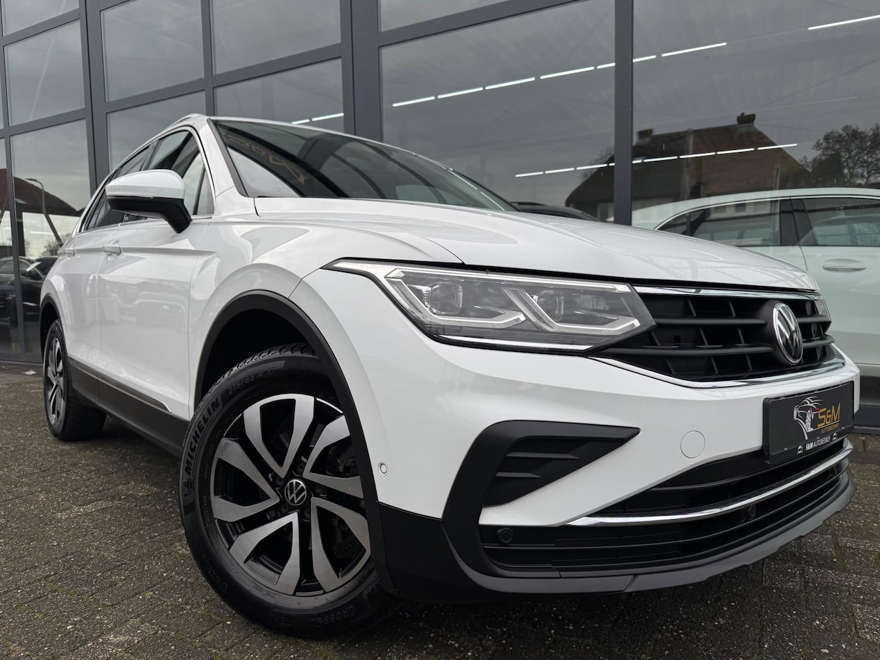 Volkswagen Tiguan - 1.5 TSI AST ACTIVE | Pano - AutoWereld.nl