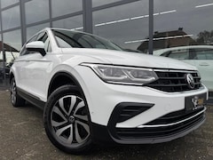 Volkswagen Tiguan - 1.5 TSI AST ACTIVE | Pano