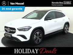 Mercedes-Benz GLA-Klasse - 180 Star Edition Luxury Line Panoramadak / Keyless / Parkeercamera / Privacy Glass / Sfeer