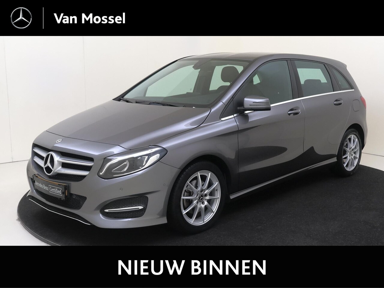Mercedes-Benz B-klasse - 180 Ambition Parkeercamera / Parkeersensoren voor + Achter / Airco / LED / - AutoWereld.nl