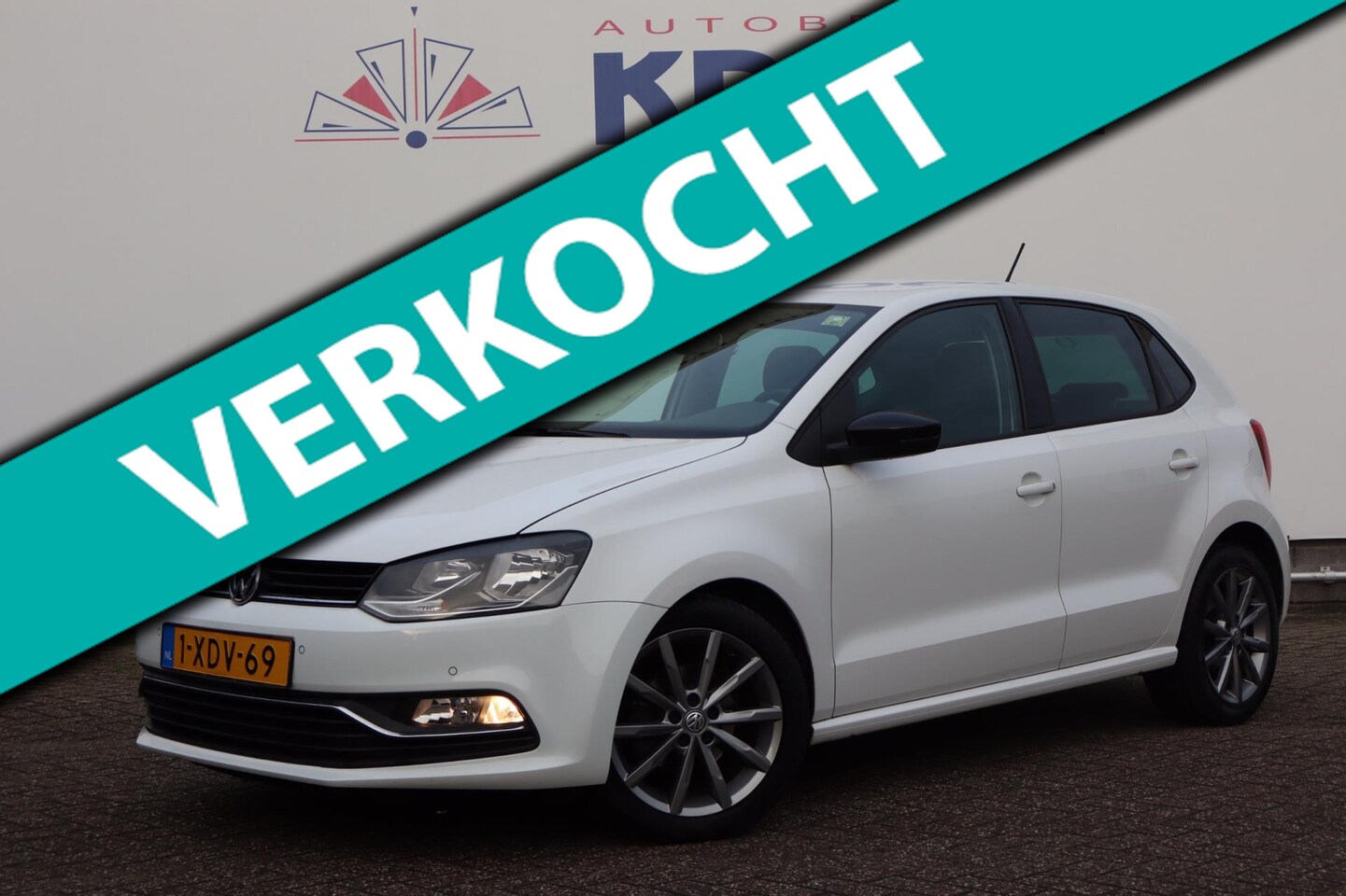 Volkswagen Polo - 1.2 TSI First Edition I Navigatie|Lichtmetaal|Airco|Sensoren|All seasonbanden - AutoWereld.nl