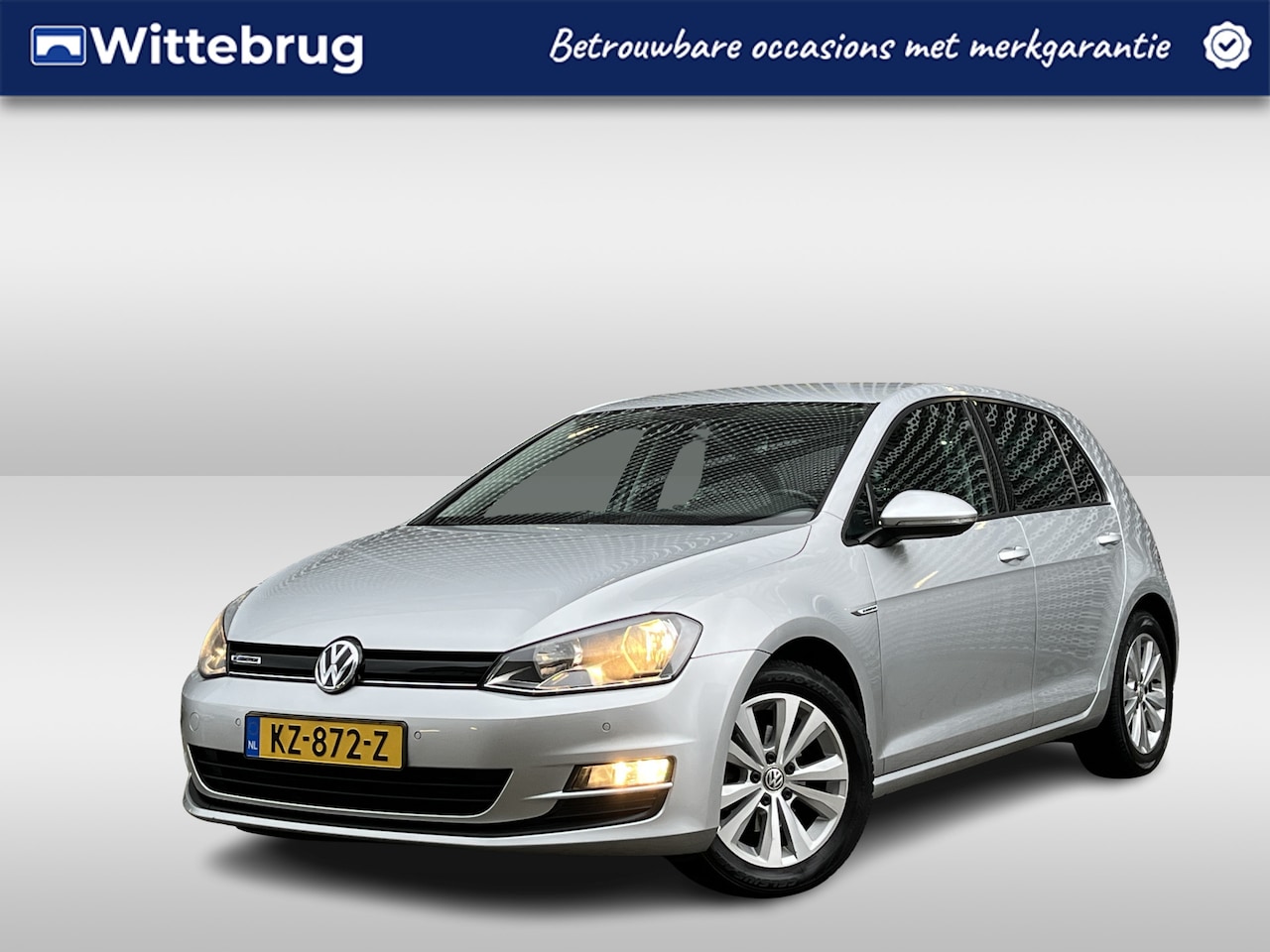 Volkswagen Golf - 1.0 TSI Comfortline / Navigatie / Parkeersensoren V+A / Climate controle / Cruise controle - AutoWereld.nl