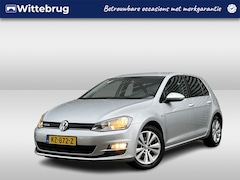 Volkswagen Golf - 1.0 TSI Comfortline / Navigatie / Parkeersensoren V+A / Climate controle / Cruise controle