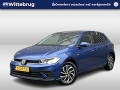 Volkswagen Polo - 1.0 TSI Life / Navigatie / App connect / Parkeersensoren V+A / Lichtmetaal 15 inch / Fabri