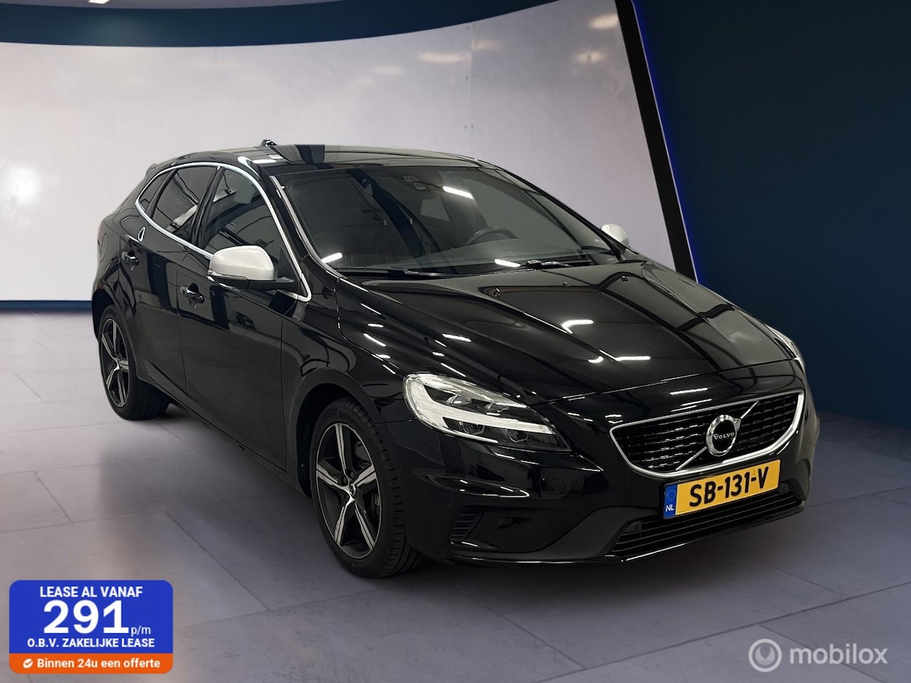 Volvo V40 - 2.0 T4 R-Design ✓Pano✓AfTrek✓Leer✓STverw✓LED✓orgNL - AutoWereld.nl