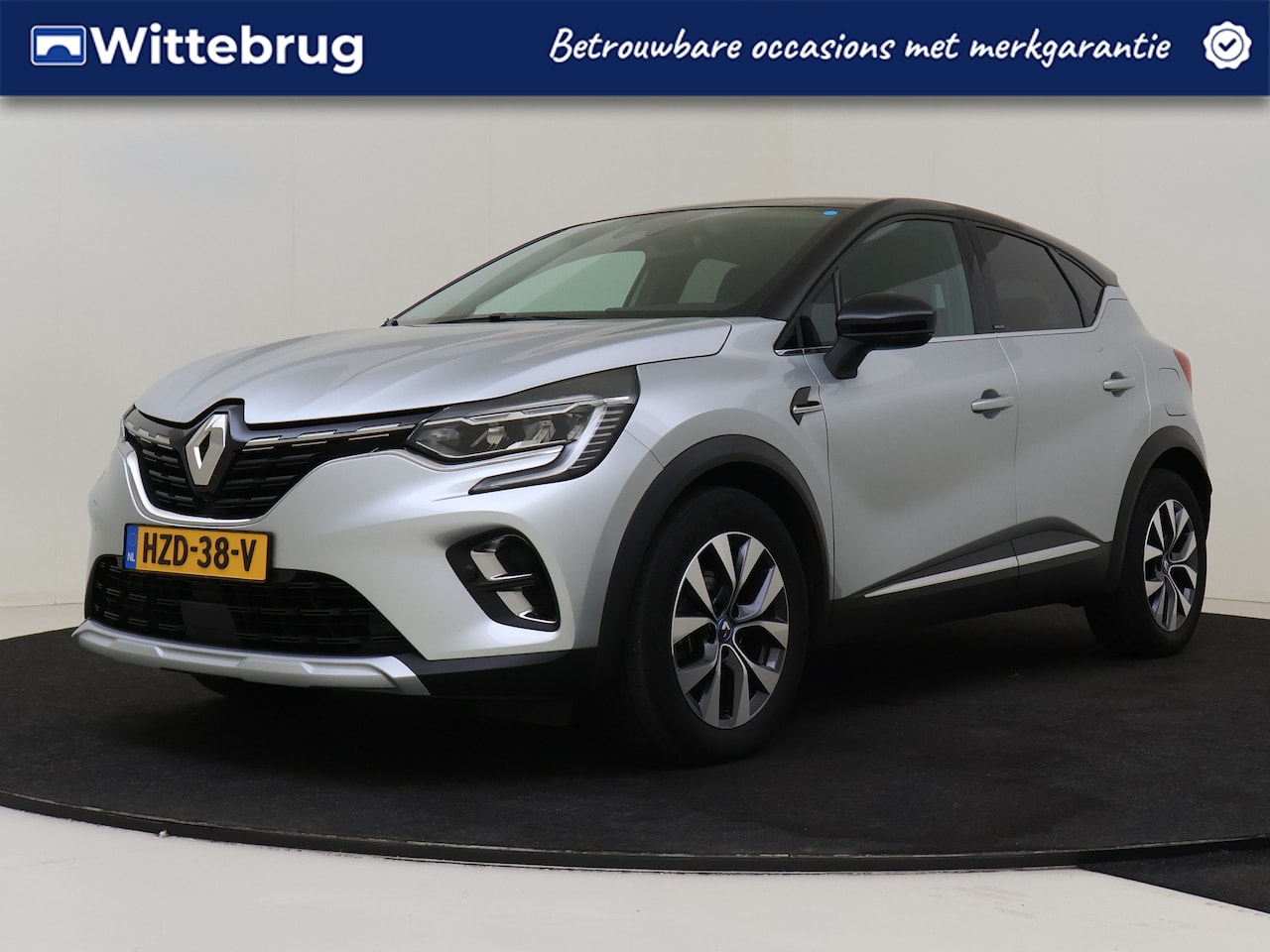 Renault Captur - 1.6 E-Tech Plug-in Hybrid 160 Intens | Achteruitrijcamera | Pack Easy Link | Keyless entry - AutoWereld.nl
