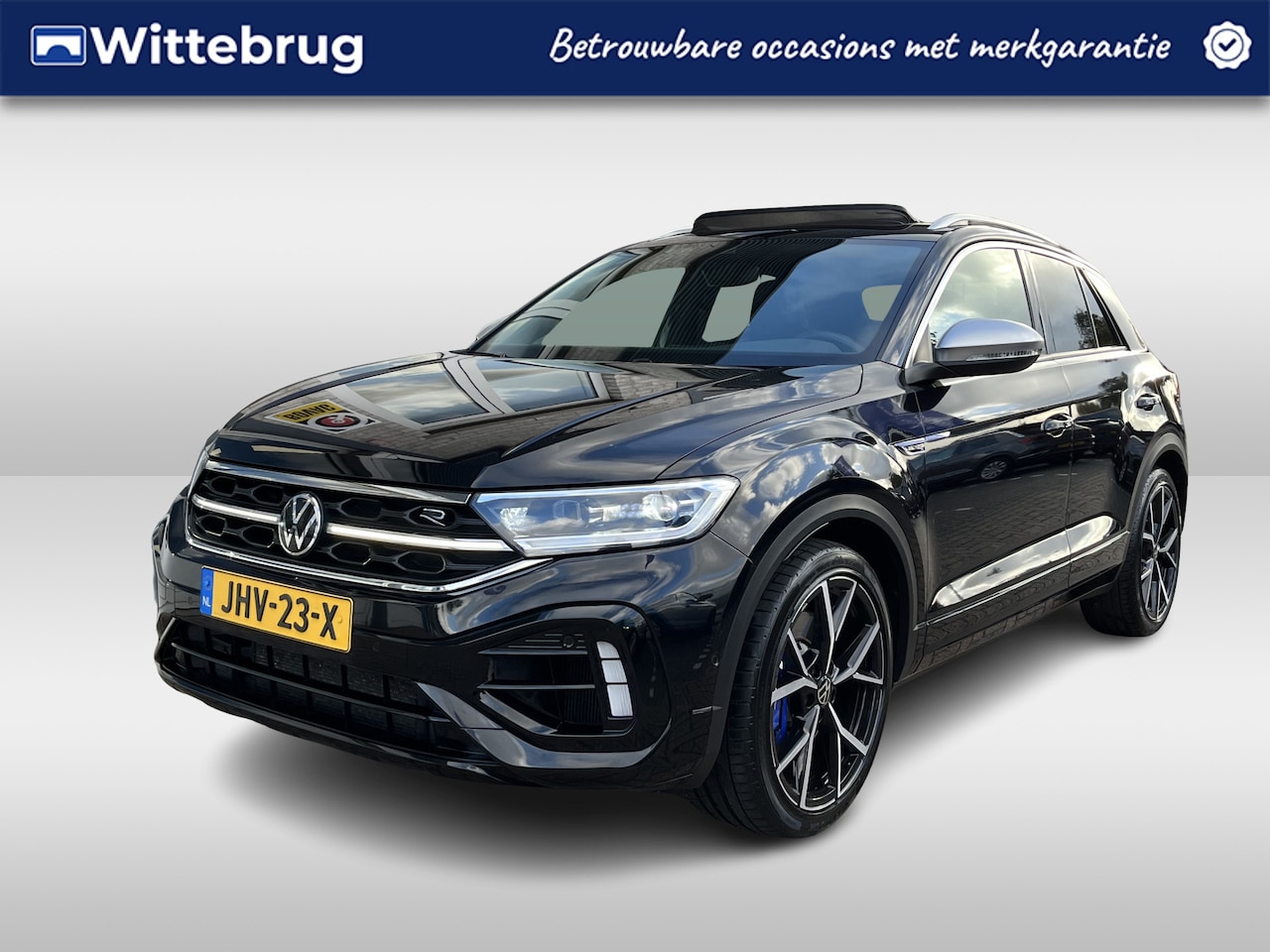 Volkswagen T-Roc - 2.0 TSI 4Motion R / AUTOMAAT/ 300 PK/ AKRAPOVIC/ PANO/ CAMERA/ TREKHAAK/ PARK. SENSOREN/ D - AutoWereld.nl