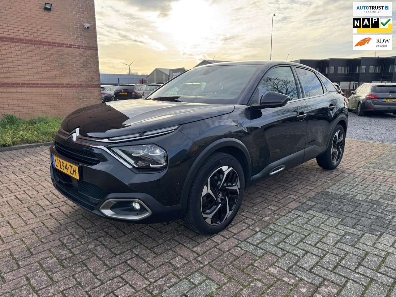 Citroën C4 - 1.2 PT Business Plus, Full Led, Leder, Trekhaak, Automaat, - AutoWereld.nl