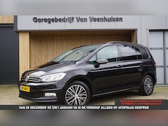 Volkswagen Touran - 1.4 TSI 150pk Comfortline Business DSG 7-Zits LED Elek.Trekhaak Clima Navi App-Connect Ada