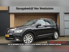 Volkswagen Tiguan - 2.0 TSI 180pk DSG 4Motion Highline Pano.Dak Virtual Elek.Trekhaak 18inch LM Adaptive Cruis