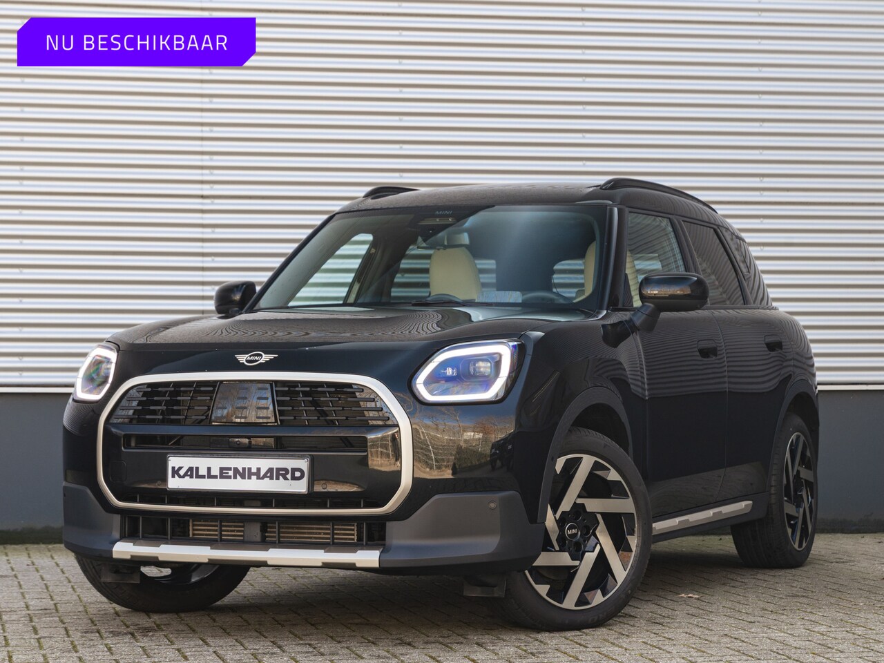 MINI Countryman - Mini 1.5 C Favoured - XL Pakket - Pano - Trekhaak - Memoryzetel - AutoWereld.nl