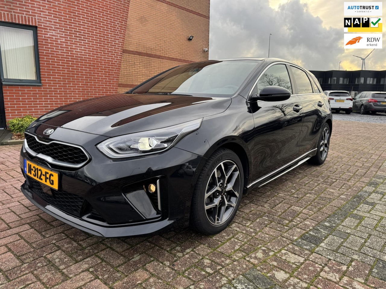 Kia Cee'd - Ceed 1.0 T-GDi GT-Line Business Edition, Full Led, JBL, Half Leder, GT pakket, - AutoWereld.nl