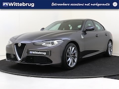 Alfa Romeo Giulia - 2.0T Super | Dealer Onderhouden | Leren bekleding | Camera achter | Navigatie | Trekhaak |