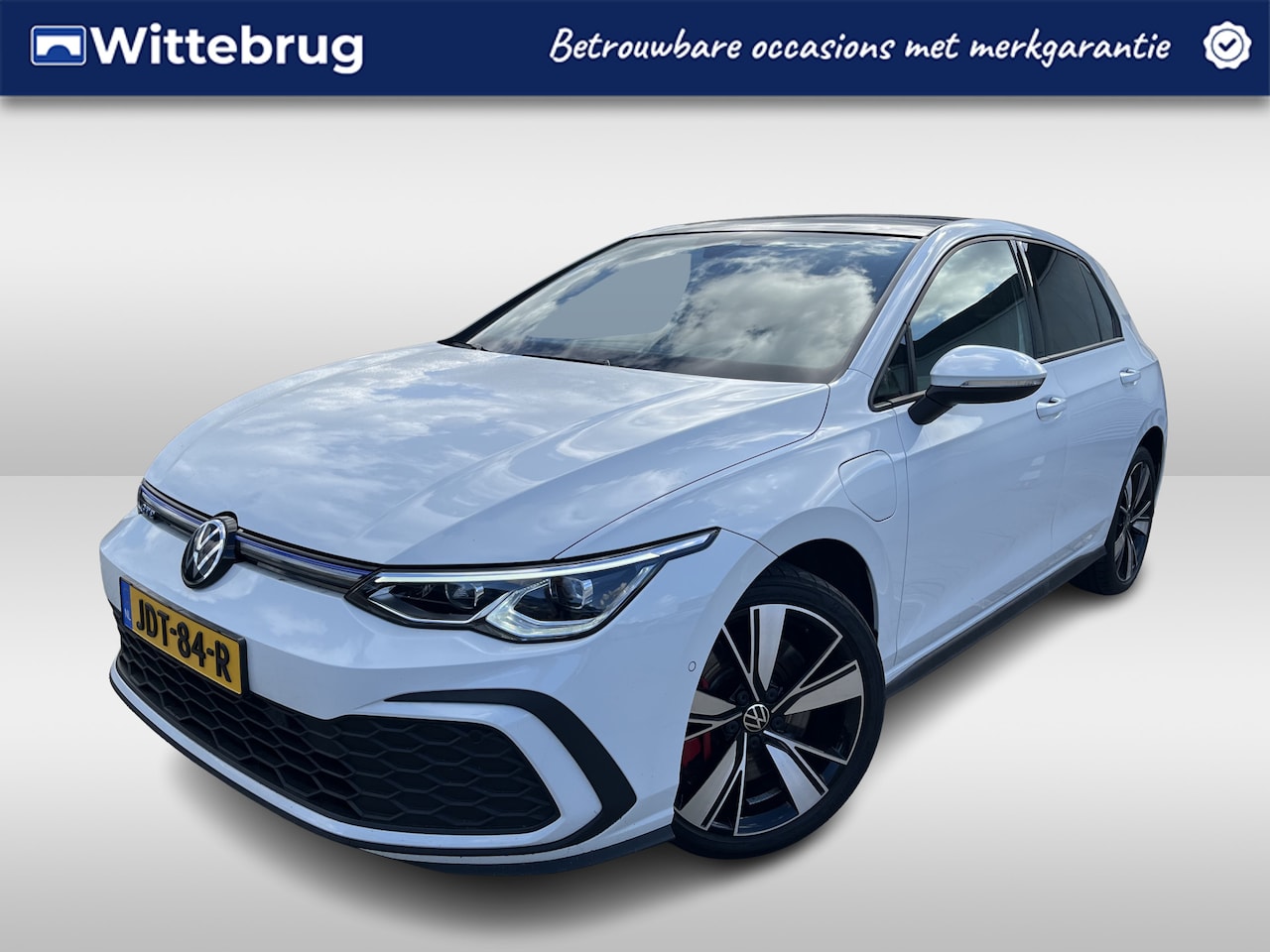 Volkswagen Golf - 1.4 eHybrid 245pk DSG GTE / Panoramadak / 18'' LMV / Trekhaak Elek. / Navi / Camera / Keyl - AutoWereld.nl