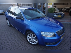 Skoda Octavia Combi - 1.6 TDI Style Business Automaat