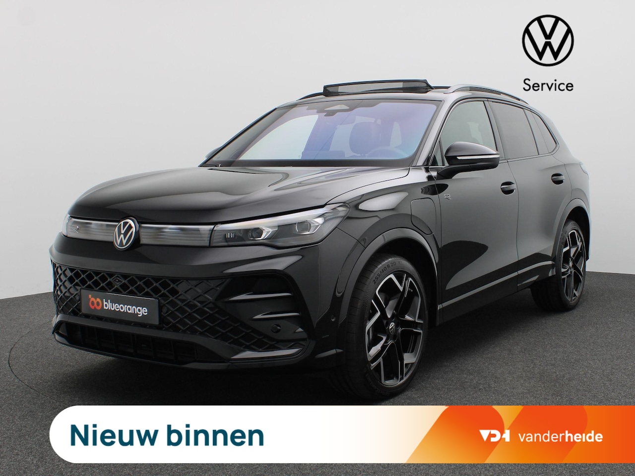 Volkswagen Tiguan - 1.5 eHybrid R-Line Edition 272PK DSG Pano-Schuifdak, Trekhaak, Black Style, Head-Up Displa - AutoWereld.nl