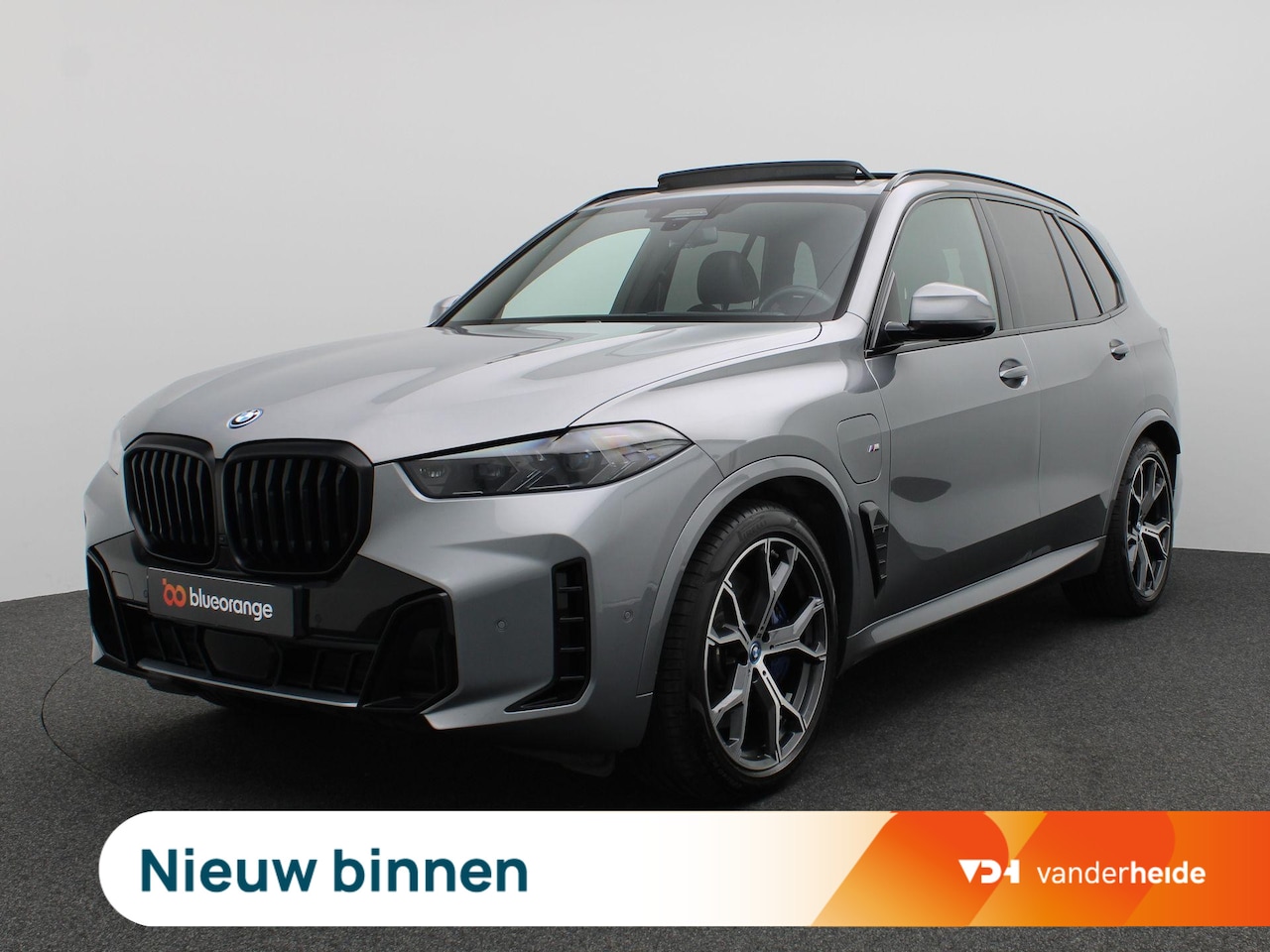 BMW X5 - xDrive50e Launch Edition 490PK AUT8 M-Sport, Pano-Schuifdak, Trekhaak, HUD, 21" LM Velgen, - AutoWereld.nl