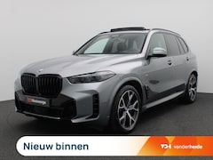 BMW X5 - xDrive50e Launch Edition 490PK AUT8 M-Sport, Pano-Schuifdak, Trekhaak, HUD, 21" LM Velgen,