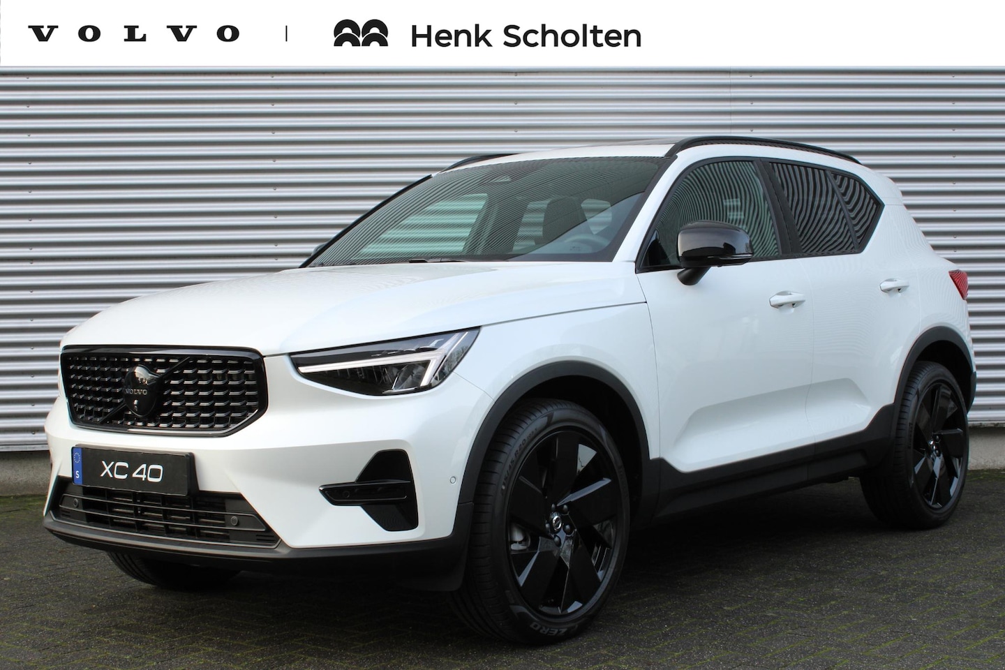 Volvo XC40 - 2.0 B4 Mild Hybrid Plus Black Edition | Panoramisch Schuif-/Kanteldak | Connect Mictrotech - AutoWereld.nl