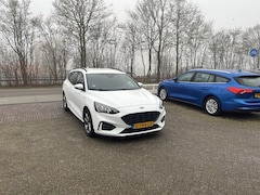 Ford Focus Wagon - 1.0 EcoBoost ST Line Business TREKHAAK ZWARTE HEMEL CRUISE CARPLAY